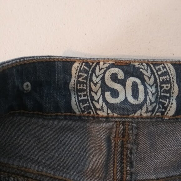 SO women's size 9 medium wash shortie shorts - Picture 10 of 13